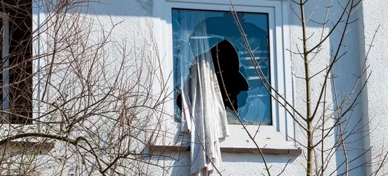 Storm Window Installation Contractors in Carrollwood, FL
