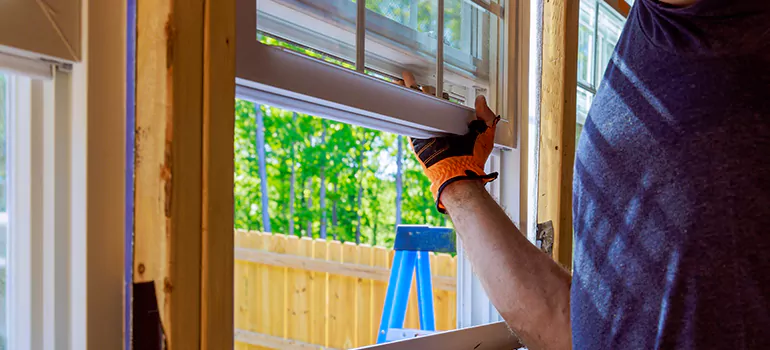 >Bay Window Curtain Rail Track in Carrollwood, FL
